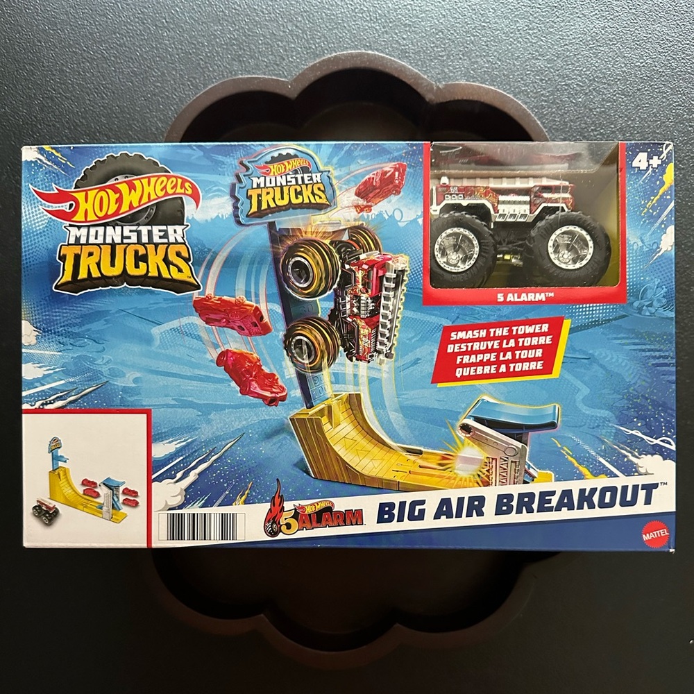Hot Wheels Monster Trucks ~ 5 Alarm Big Breakout Playset
